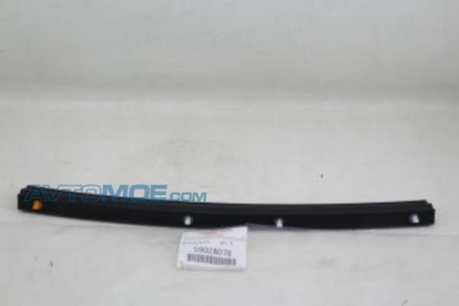 Уплотнитель капота 5902A078 Mitsubishi (фото №1)